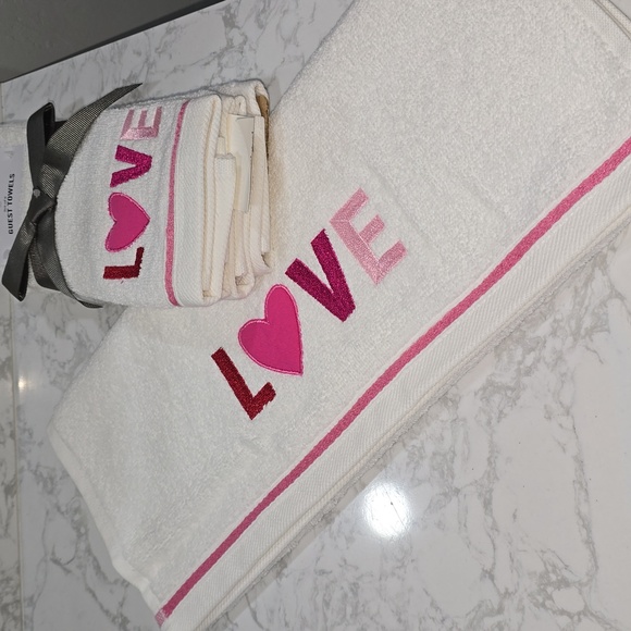 Martha Stewart Other - Valentine's Day Hand & Guest Towels-Love